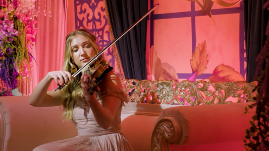 Violinist - Lottie
