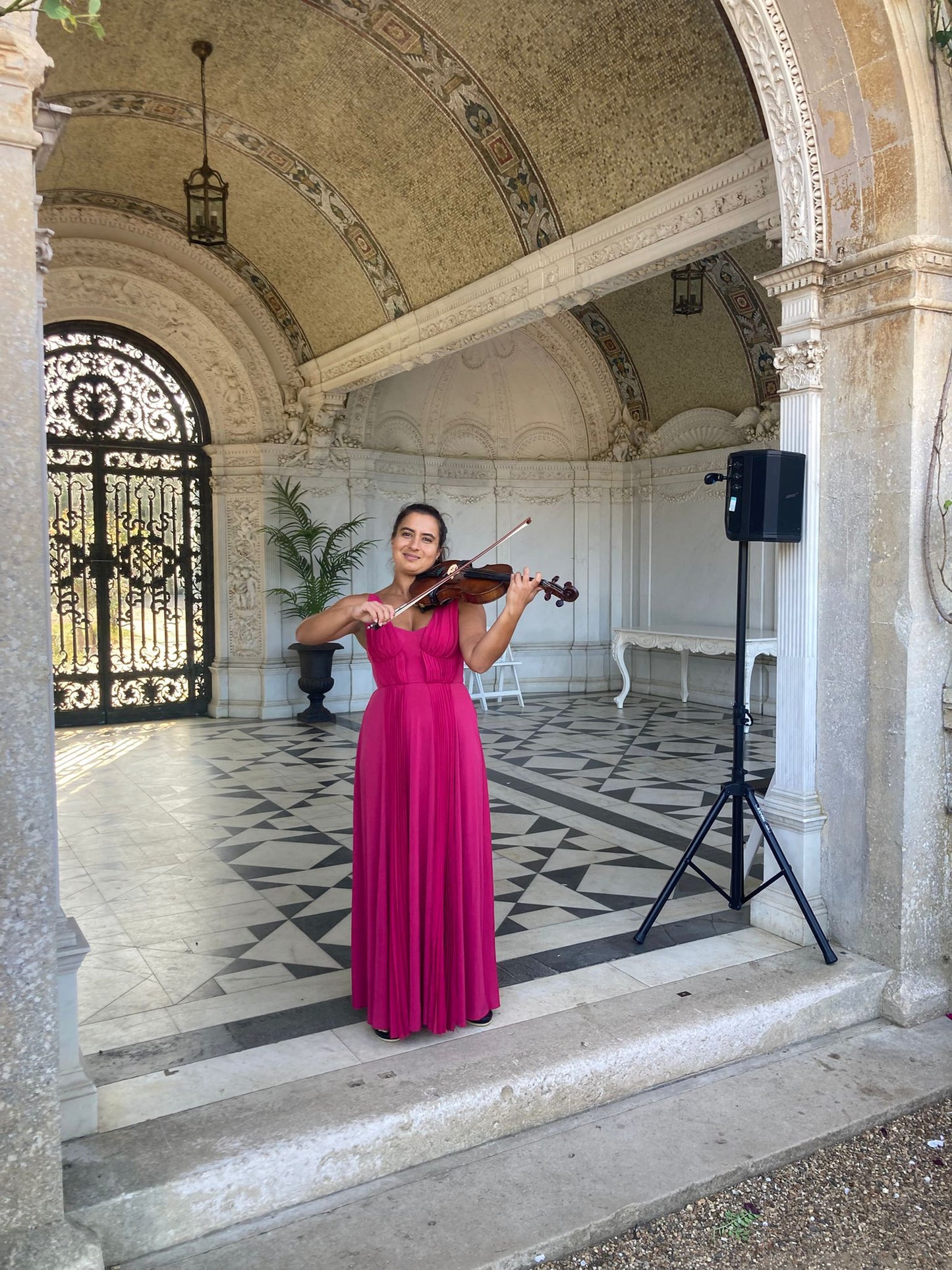 Oxford based Violinist - Naomi